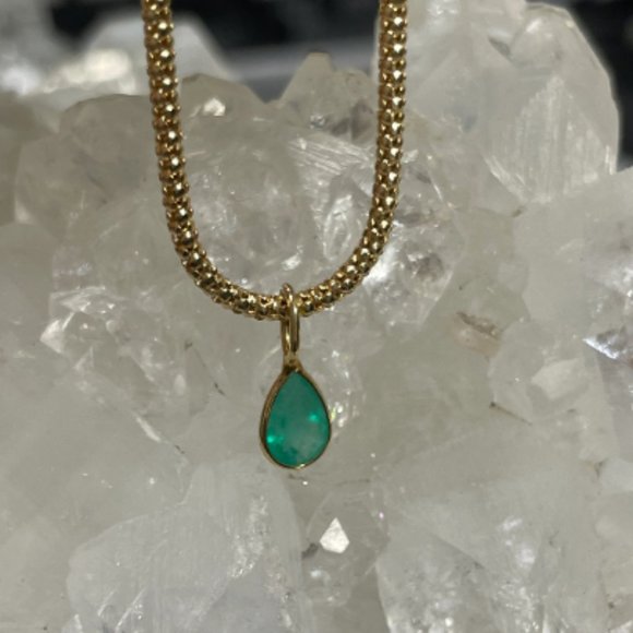 Shimmering! .45CT Natural Colombian Emerald 14K Yellow Gold Pendant OOAK 11x4mm - Picture 1 of 6